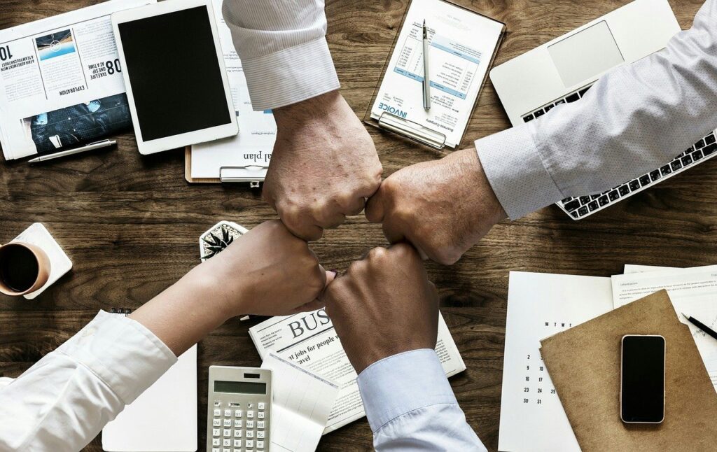 Partners | dimitrisloupakis.gr